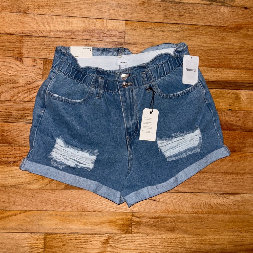 NEW w/ TAGS - Forever 21 Stretchy Clinched Waist Relaxed Fit Jean Shorts - Large